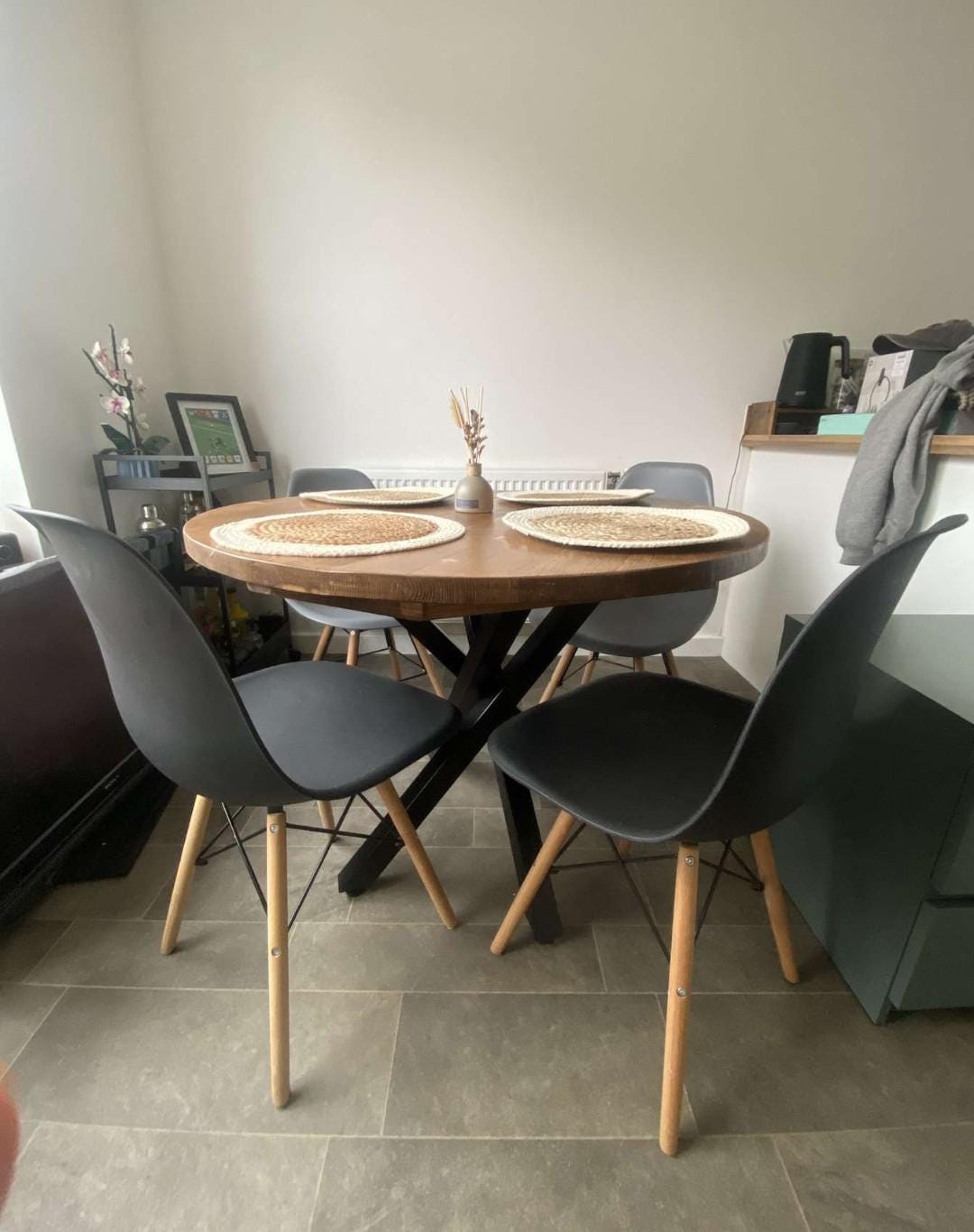 Robin Leg Table Round Dining Table/any Size/spider Leg Base/rustic Round Table/spider ...