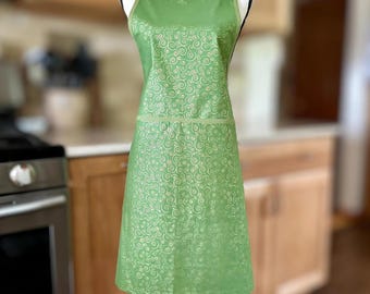 Sage Green Cotton Apron with Gold Swirls – Pockets, Machine Washable