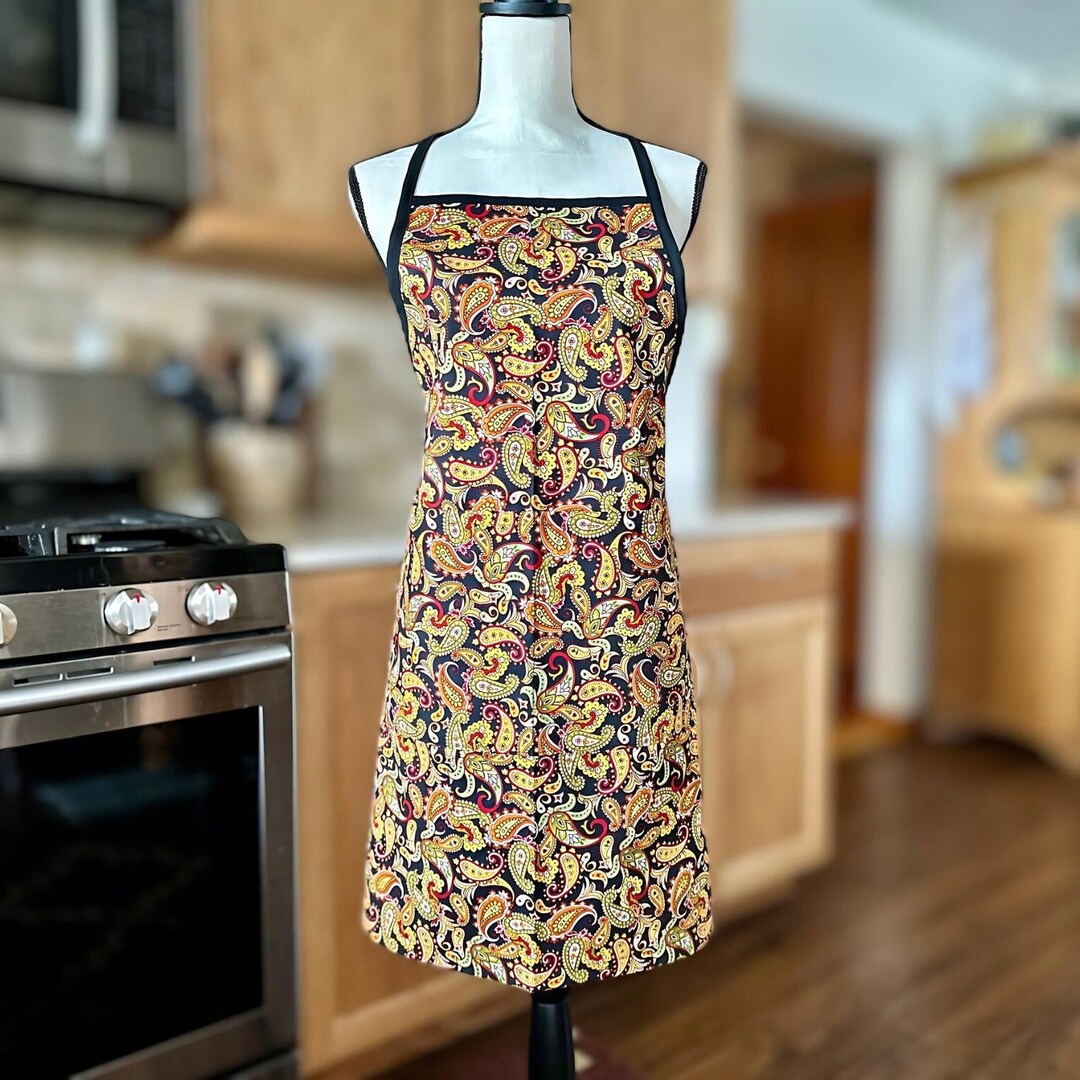 Apron in Modern Paisley Print, Cooking Apron With Pockets, Bohemian Vibe for Boho Chick, New ...