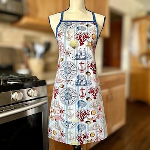 Nautical Apron for Women and Men, Cotton Apron for the Beach, Cottagecore Vibe, Gift for the Ocean Lover