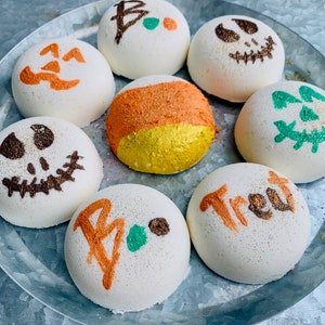 Bathbombs- bath bomb- Halloween- Halloween shower bomb- shower bomb- bath gift - trick or treat - pumpkin- sinus relief- shower