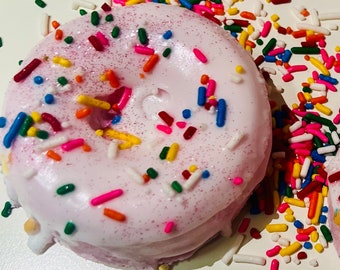 Doughnut_donut_Bathbombs_bathbombs_adorable bath_bath gifts_donuts_party favors