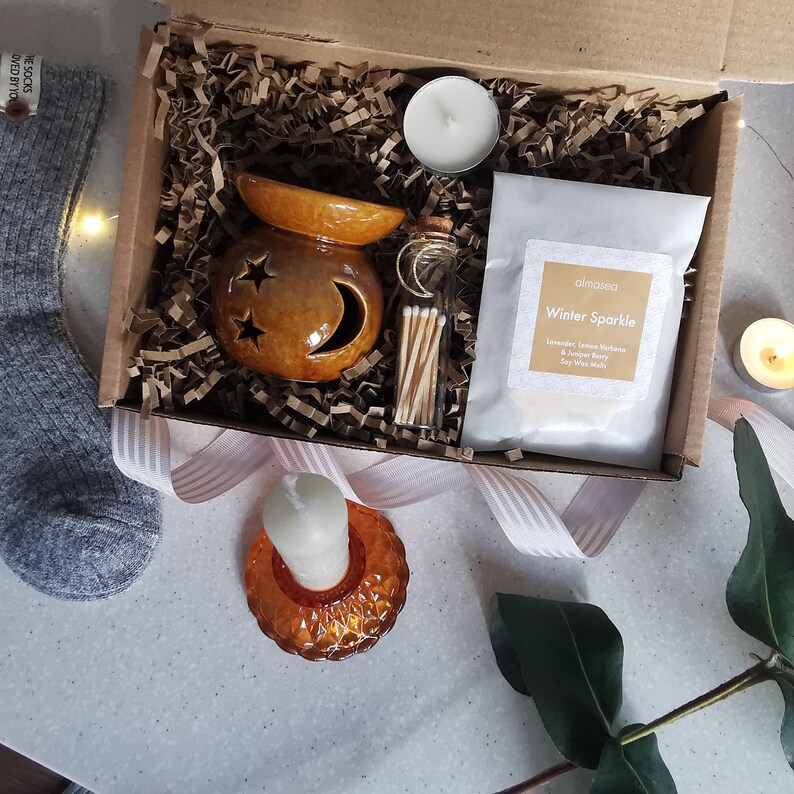 Handcrafted Christmas Hamper: Star Moon Wax Burner Gift Set Melts & Matches Cinnamon&Extras