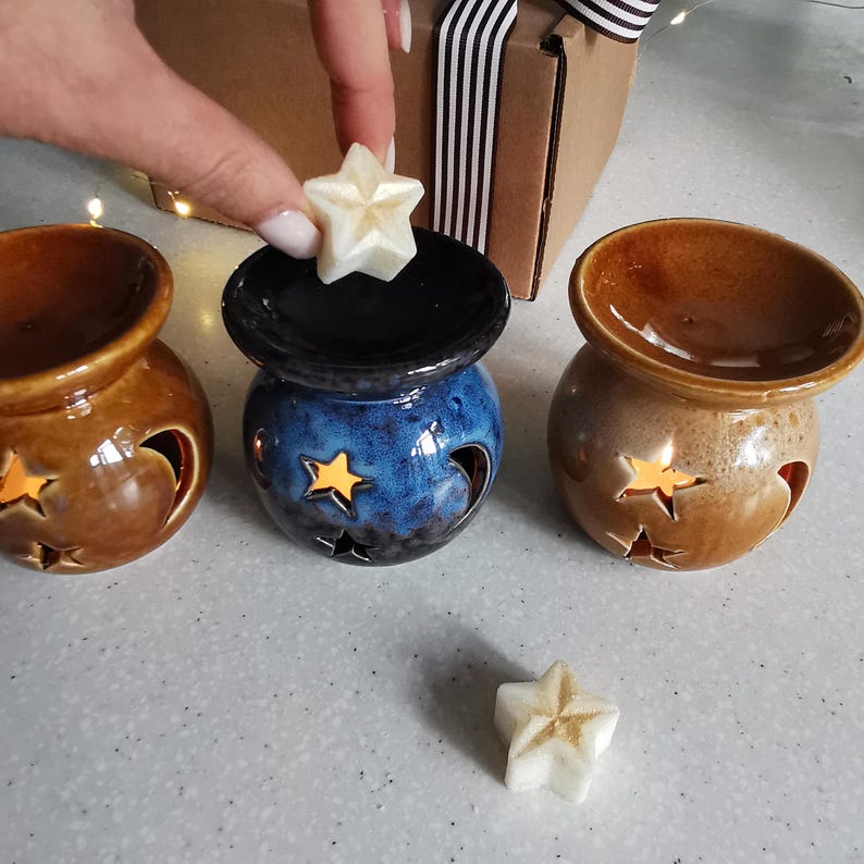 Handcrafted Christmas Hamper: Star Moon Wax Burner Gift Set Melts & Matches image 3