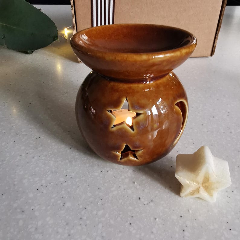 Handcrafted Christmas Hamper: Star Moon Wax Burner Gift Set Melts & Matches Cinnamon