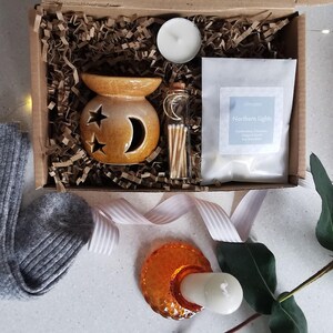 Handcrafted Christmas Hamper: Star Moon Wax Burner Gift Set Melts & Matches image 7
