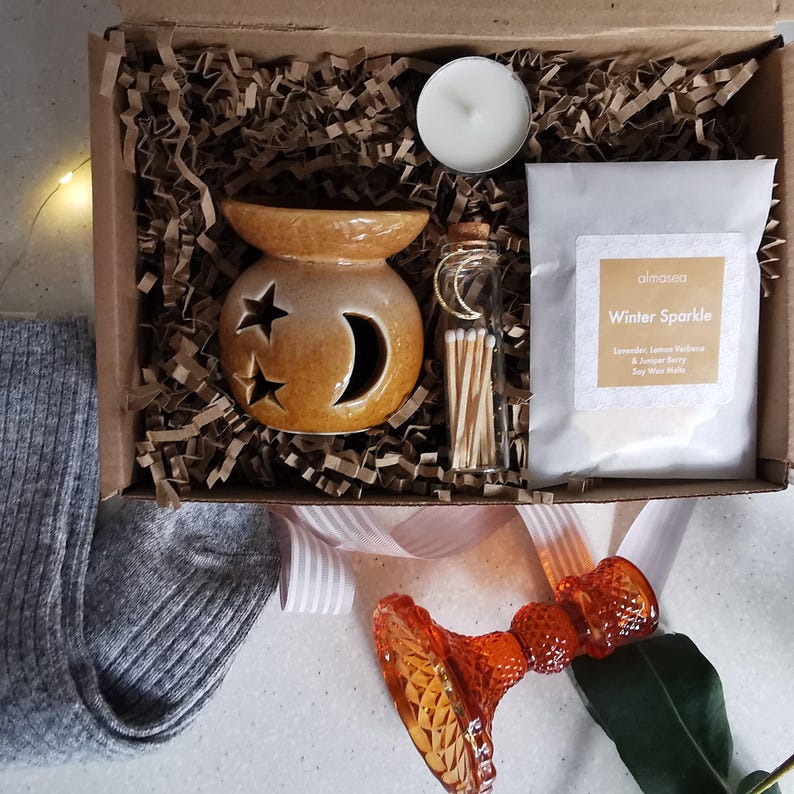 Handcrafted Christmas Hamper: Star Moon Wax Burner Gift Set Melts & Matches Mocca&Extras