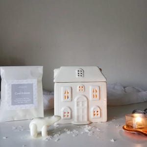 Ceramic House Wax Burner: Nordic Christmas Decoration