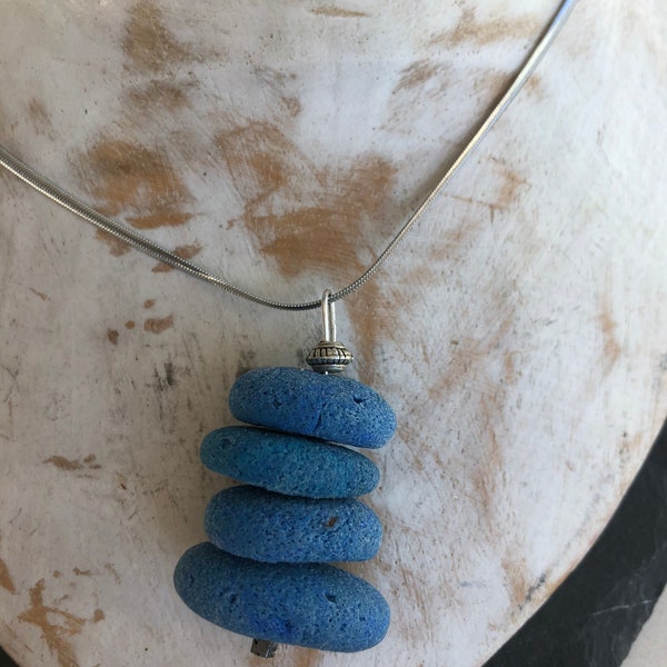 Collier chaîne au bleu de pastel