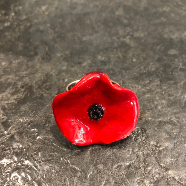 Bague coquelicot réglable .bague rouge, idée cadeau de noël, fabrication française