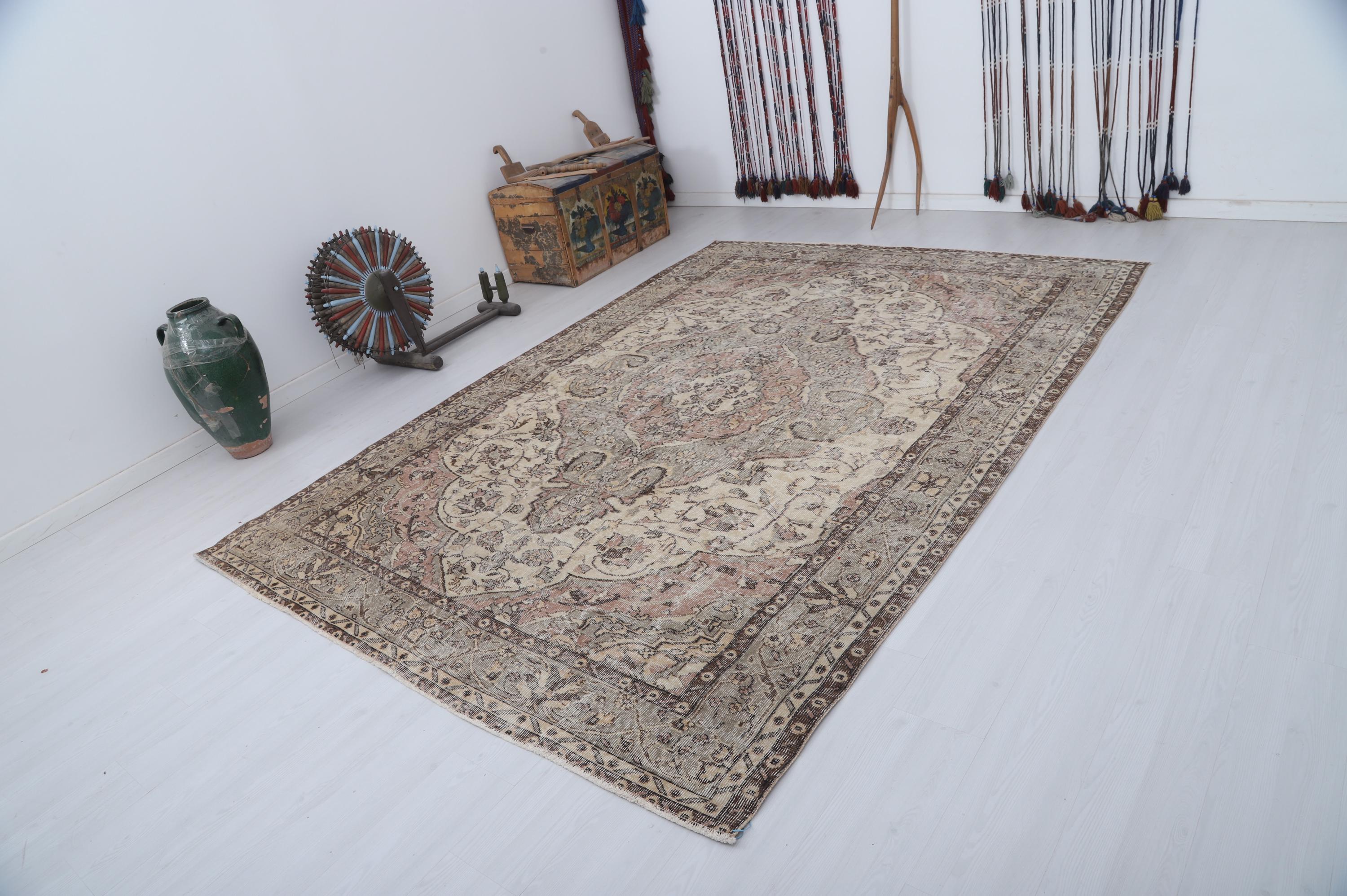 7x10 Vintage Rug, Muted Colors Rug, Faded Rug, Pastel Turkish Rug