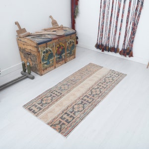 Vintage Turkish Oushak Rug: 2x5 Small Neutral Anatolian Rug