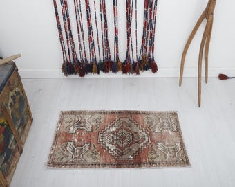 Handmade Wool Door Mat Rug: Vintage Turkish Mini Rug (2.8x1.5 ft)