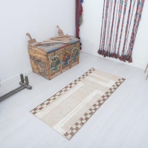 Handmade Oushak Wool Rug 2x5: Small Turkish Area Rug