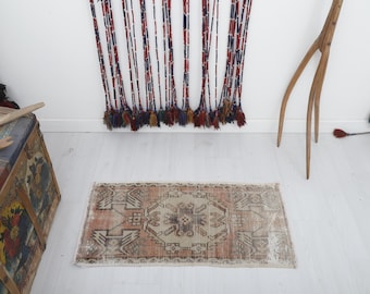 Vintage Turkish Wool Rug: Handmade Door Mat (2x3 ft)