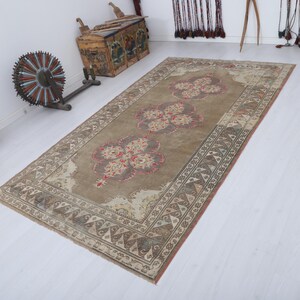 5x9 Vintage Oushak Rug: Handmade Wool Anatolian Rug