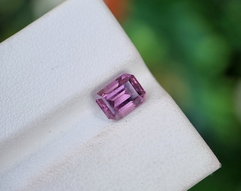 Espinélio rosa transparente, pedra natural solta, não aquecida e não tratada, facetada, proveniente de Badakhshan, Afeganistão.
