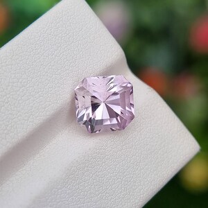 ピンクインペリアルトパーズ：4.57カラット、エメラルドカット 