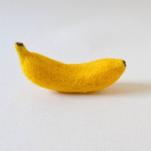 Felted ripe banana, Pretend Felt Fruit & Vegetable, For Kids, Waldorf toy for toddler Fruits set, Pretend Play Kitchen, baby gift, decor