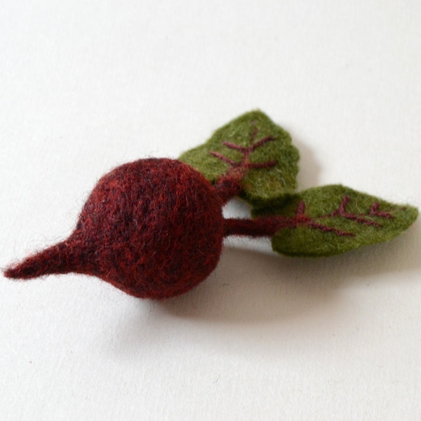 Felted Beetroot great vegetable for kids play kitchens table, Pretend Play, Baby gift, Preschool toy, beet, Montessori teaching aid, decor