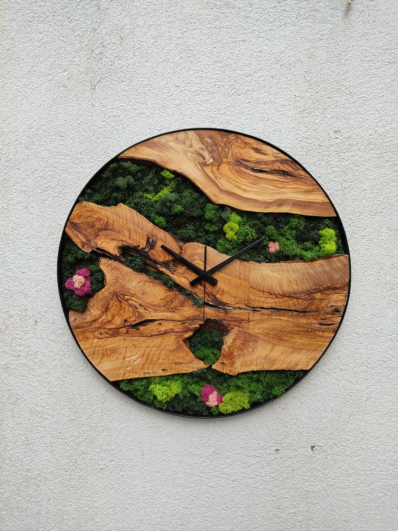 Auf Bestellung gefertigte Moos-Wanduhr, personalisiertes Geschenk, Wandkunst, maßgeschneiderte Moos und Holz-Wanduhr, individuelle Wanddekoration Bild 3