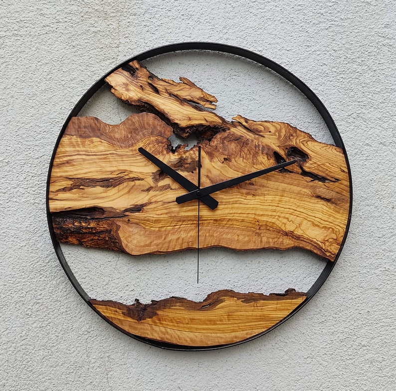 Made to Order Metall & Olivenholz Wanduhr, Große Holz und Metall Wanduhr, Live Edge Rustikale Uhr, Holz Wandkunst, Einzigartiges Haus Geschenk Bild 6