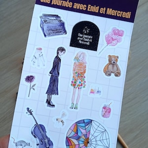 Sticker autocollants "Mercredi et enid" , réalisé à l’aquarelle, pour carnets, papeterie, décoration scrapbooking