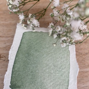 Handgefertigtes „Salbeigrün“-Aquarell, Honigfarbe in künstlerischer Qualität, ideal zum Gestalten