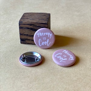 Ansteckknopf / Therapie ist cool / Mental Health Button / Strumpfknopf