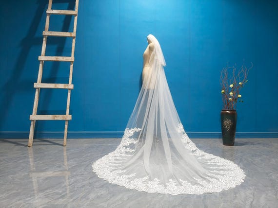ivory bridal veil this simple but pretty double Unsutuo 2 Layer Wedding Veil Short Bridal Veil Fingertip  main image 4