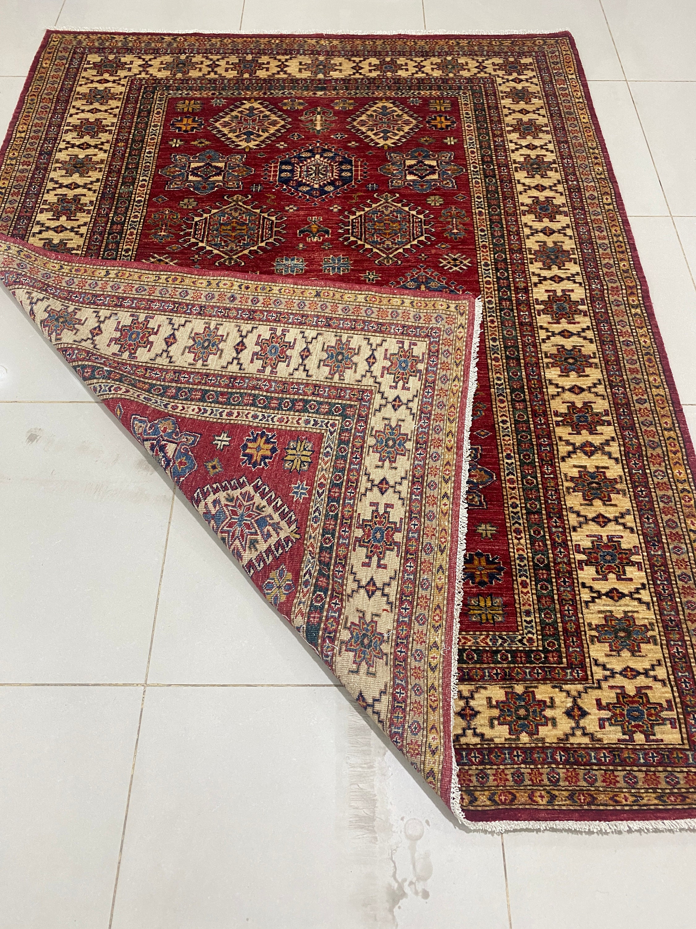 5x7 バーガンディ レッド スーパー カザック ラグ - 幾何学模様のラグ