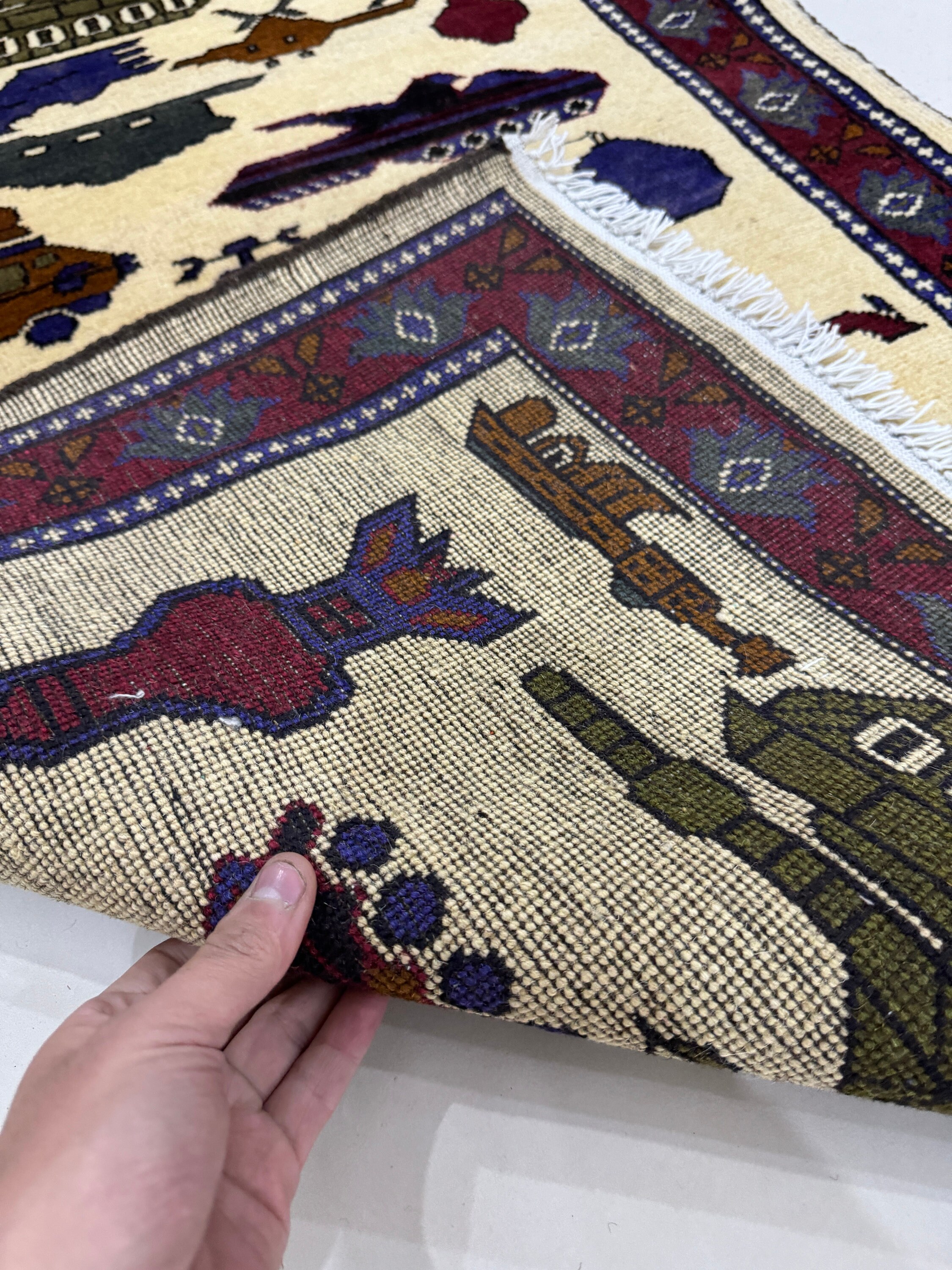 2.6x4 Ivory War Rug - USA Attack Rug - Afghan War Rug - Grenade