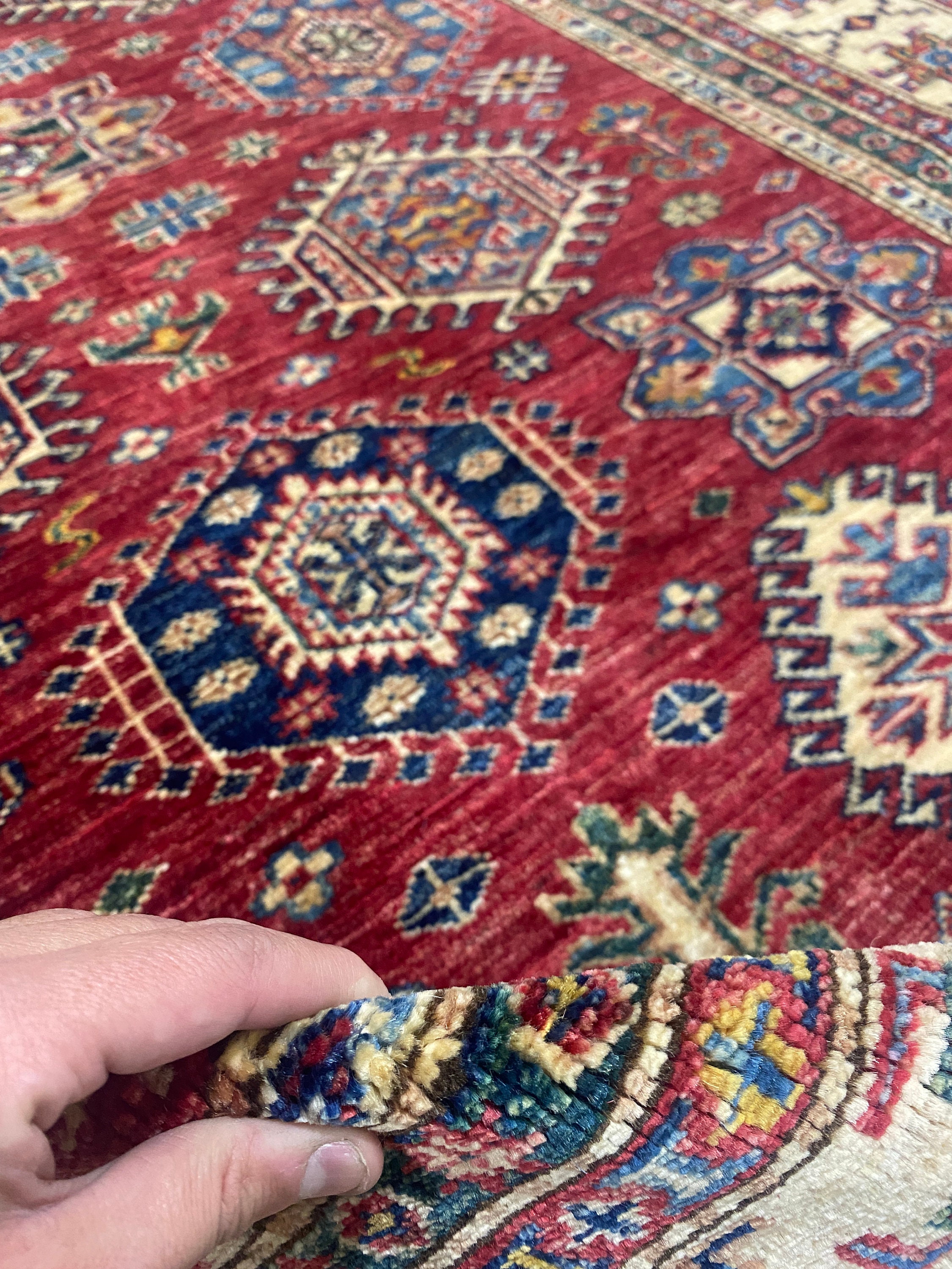 5x7 バーガンディ レッド スーパー カザック ラグ - 幾何学模様のラグ