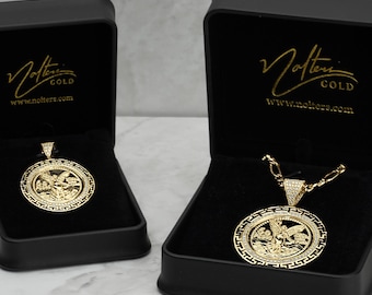 Collana con ciondolo a forma di cerchio rotondo in zirconia cubica, moneta messicana da 50 pesos, in oro massiccio 14k, con chiave greca, in oro massiccio 14k / regalo di gioielli per uomo, donna, uomo