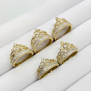 Gold ring queen discount