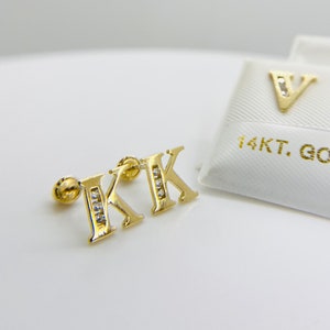 Mini aretes con inicial de oro macizo de 14 k y circonita cúbica para niño, niña, bebé, niño, hombre y mujer. Joyas con alfabeto. Regalo personalizable para cualquier ocasión.