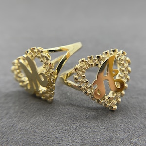 10k Solid Gold Round Initial Letter Ring with Oyster Heart Design, Personalized Alphabet Jewelry for Women, Girls Custom Gift for Her