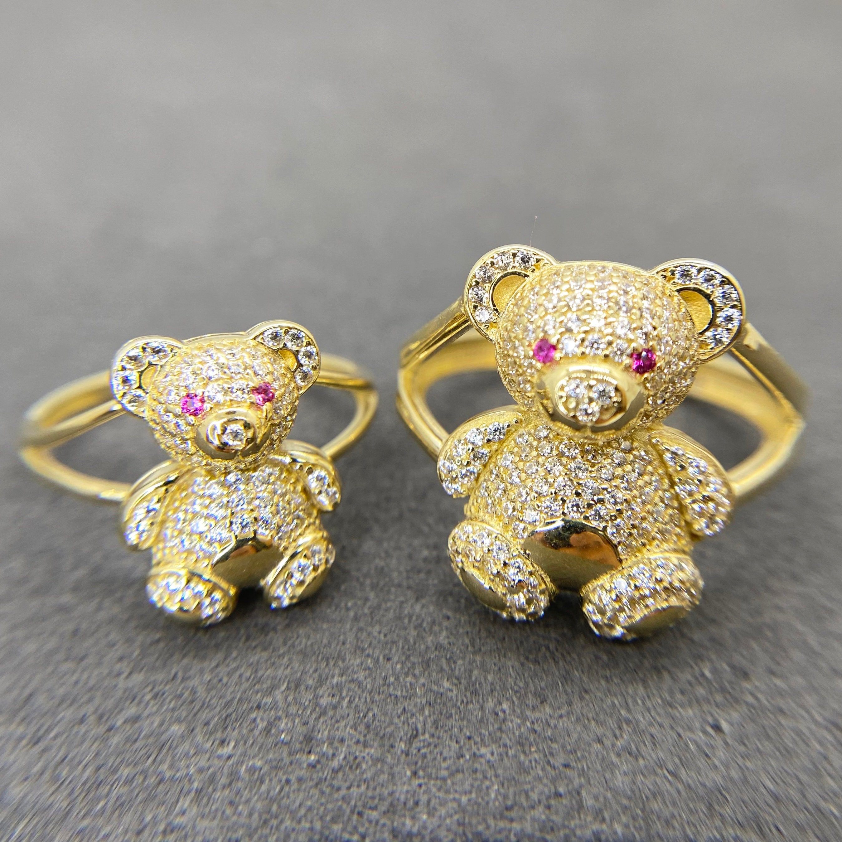 Gold Icon Mesh Ring with Diamonds little Bear motif