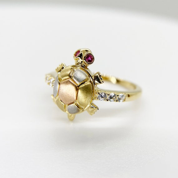 Moving 2024 turtle ring