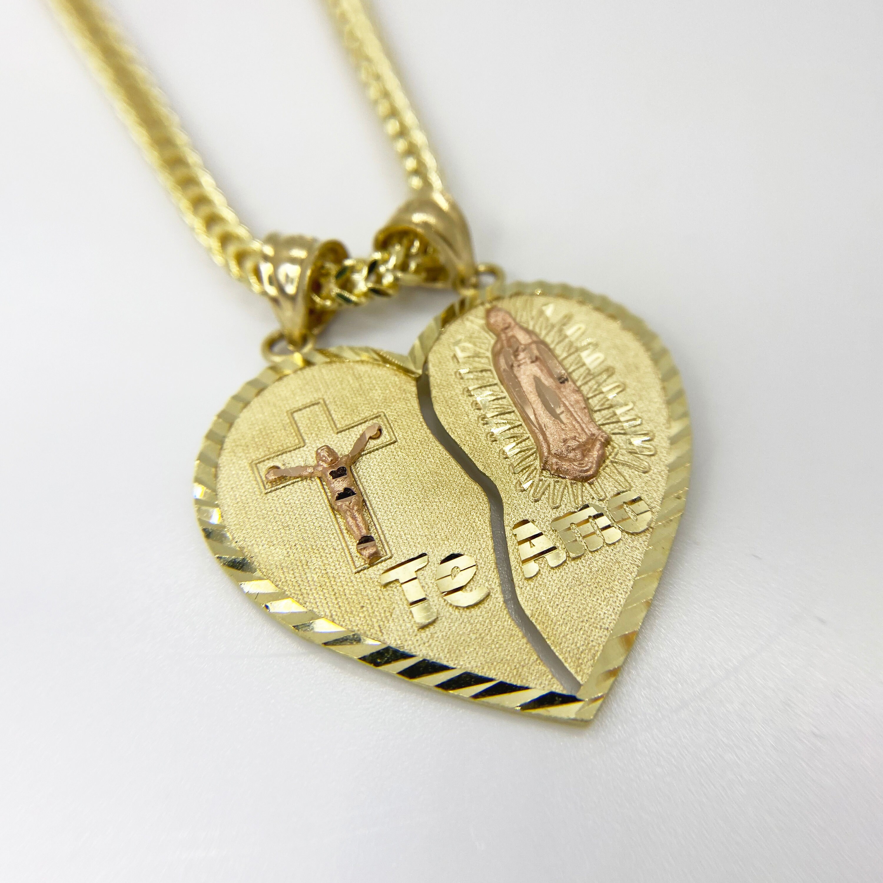 Couple pendant design deals