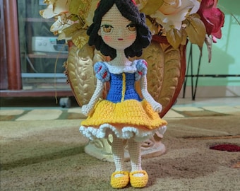 Princess Snow White amigurumi crochet doll pattern