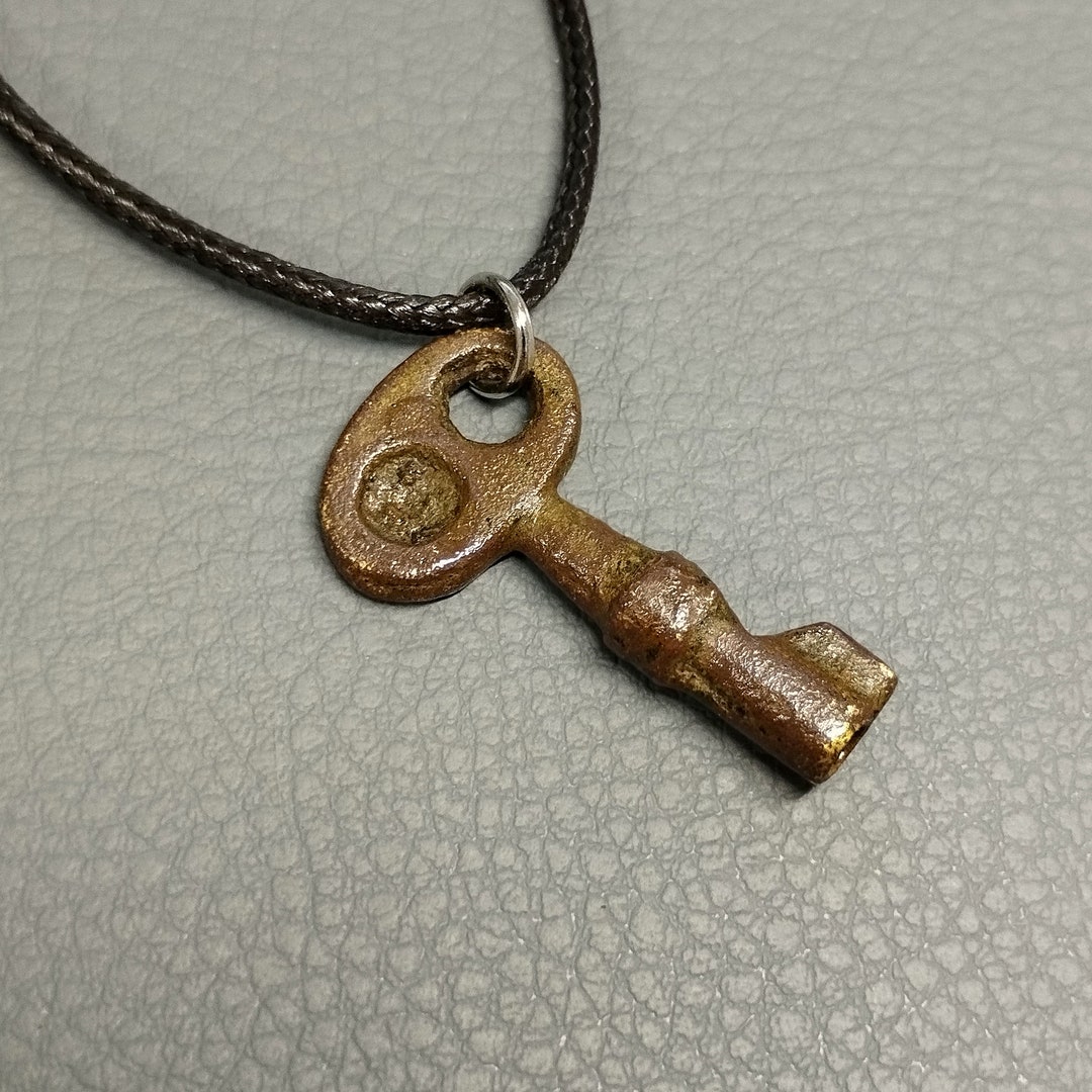 Vintage Bronze Key Small Vintage Key Etsy