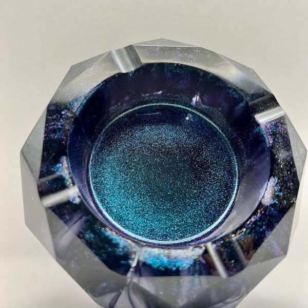 GALAXY ~ Epoxidharz glittery ashtray - elegant blue purple glittery ashtray in resin - holographic glittery epoxid ashtray