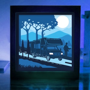 Camper, roulotte, modello 3D Paper Cut Light Box, download digitale di viaggio, campeggio Shadow Box SVG, per Cricut, autostoppista SVG