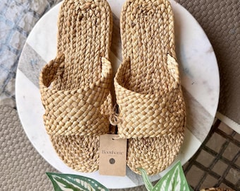 Handmade Woven Hyacinth Sandals for Women, Boho Beach Slides, Natural Fiber Summer Flip Flops, Lightweight Vacation Sandals