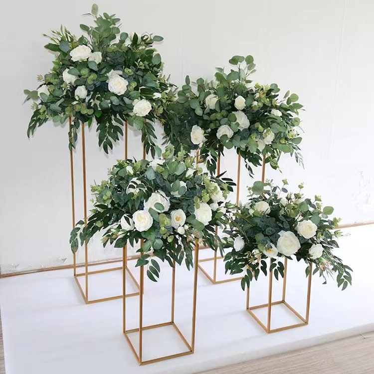 Volles Eukalyptu-Blatt-weiße Blumen-Ball-Mittelstück-Blumenball-Tischblumen-Ball-Hochzeits-Arrangement-Blumenarrangement-Party-Dekor
