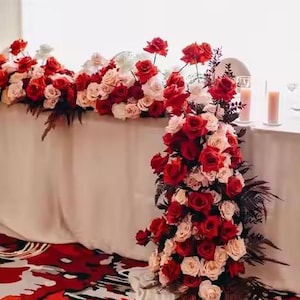 Camino de flores rojo floral, arreglos de boda, camino de pasillo de boda, guirnalda de flores para arco, camino de mesa de recepción de boda, centro de mesa de flores