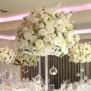 Centrotavola da matrimonio con fiori bianchi a forma di palla, centrotavola con fiori da tavolo, composizione floreale da tavolo, bouquet da sposa bianco