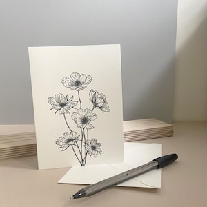 Carte de voeux d'anniversaire fleur octobre noir et blanc, carte d'anniversaire cosmos dessinée à la main, carte blanche A6 avec enveloppe, vierge à l'intérieur