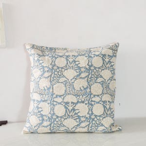 Fodera per cuscino decorativa stampata a mano con blocchi di legno, personalizzabile.